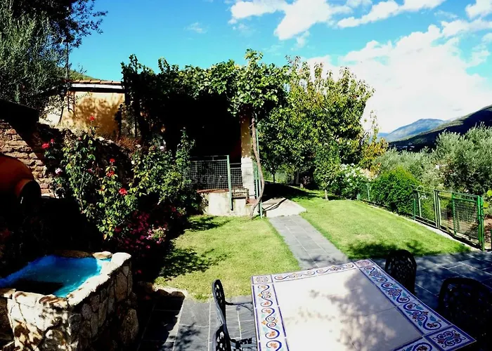 Josefina 1 Y 2 Holiday home Navaconcejo